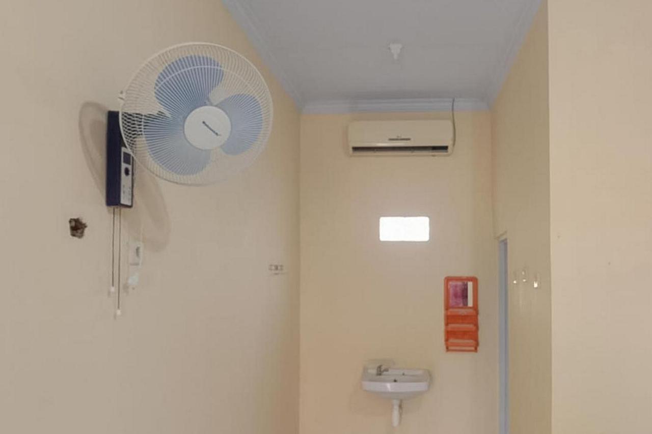 Kelapa Gading Homestay Syariah Redpartner Banyuwangi  Eksteriør billede