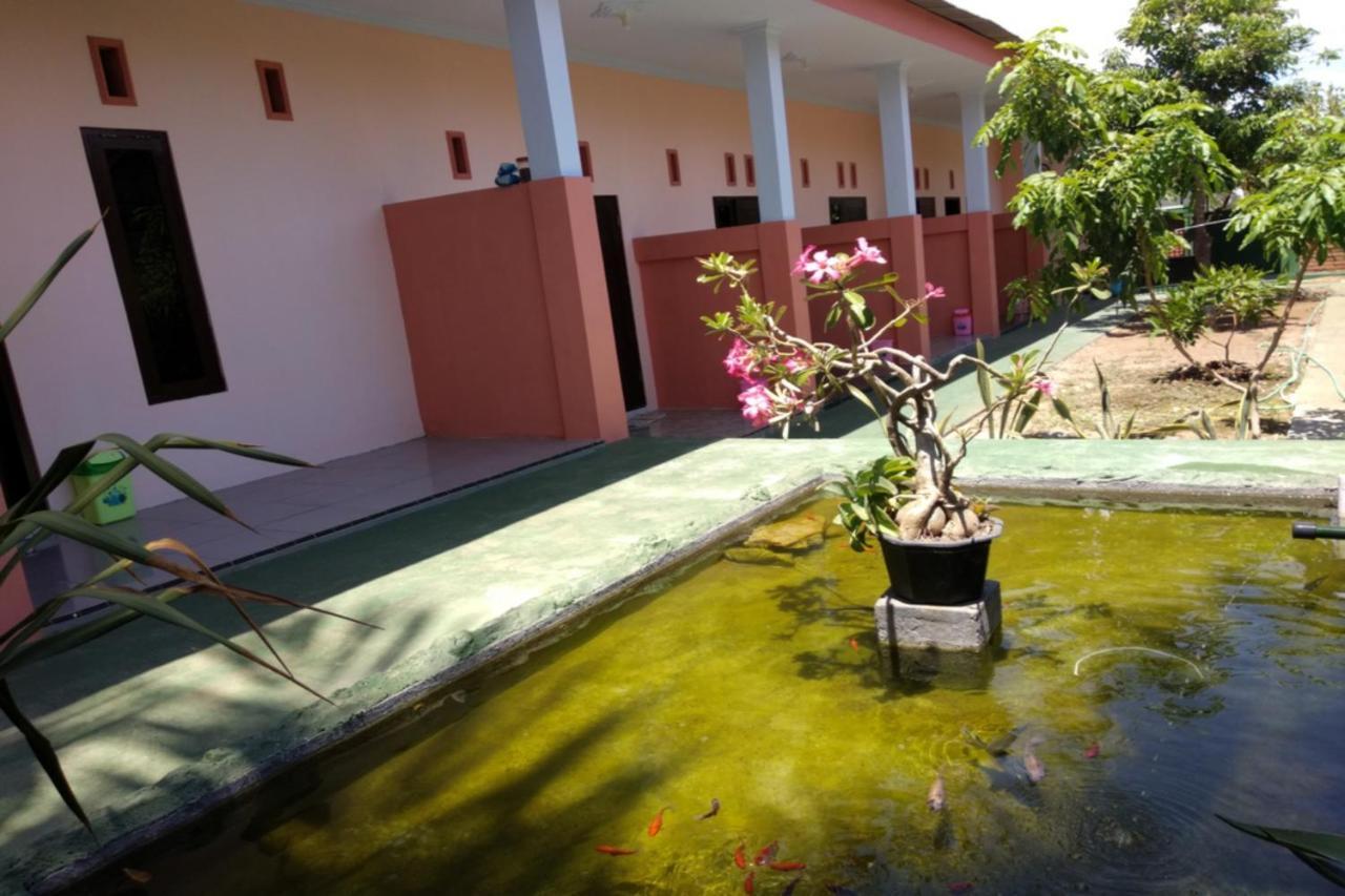 Kelapa Gading Homestay Syariah Redpartner Banyuwangi  Eksteriør billede