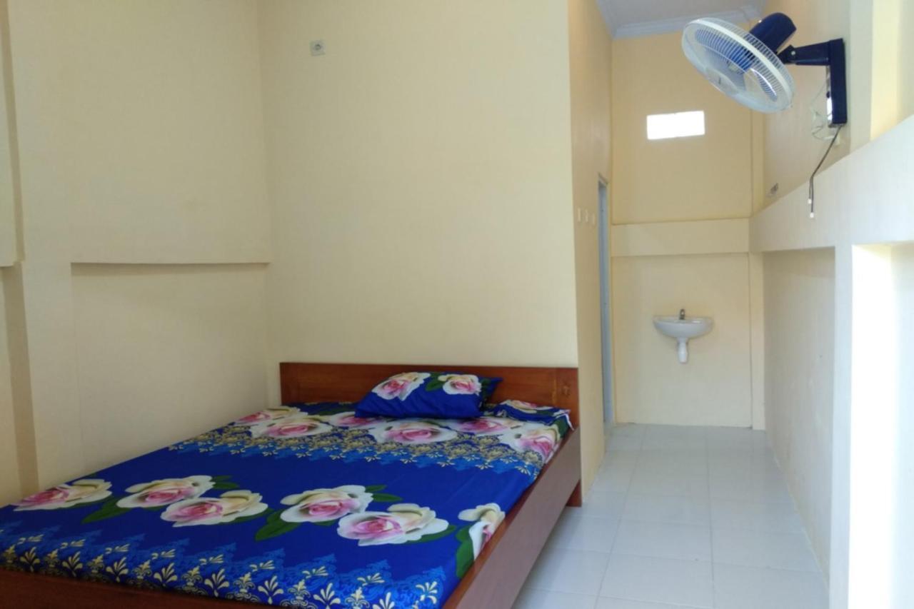 Kelapa Gading Homestay Syariah Redpartner Banyuwangi  Eksteriør billede