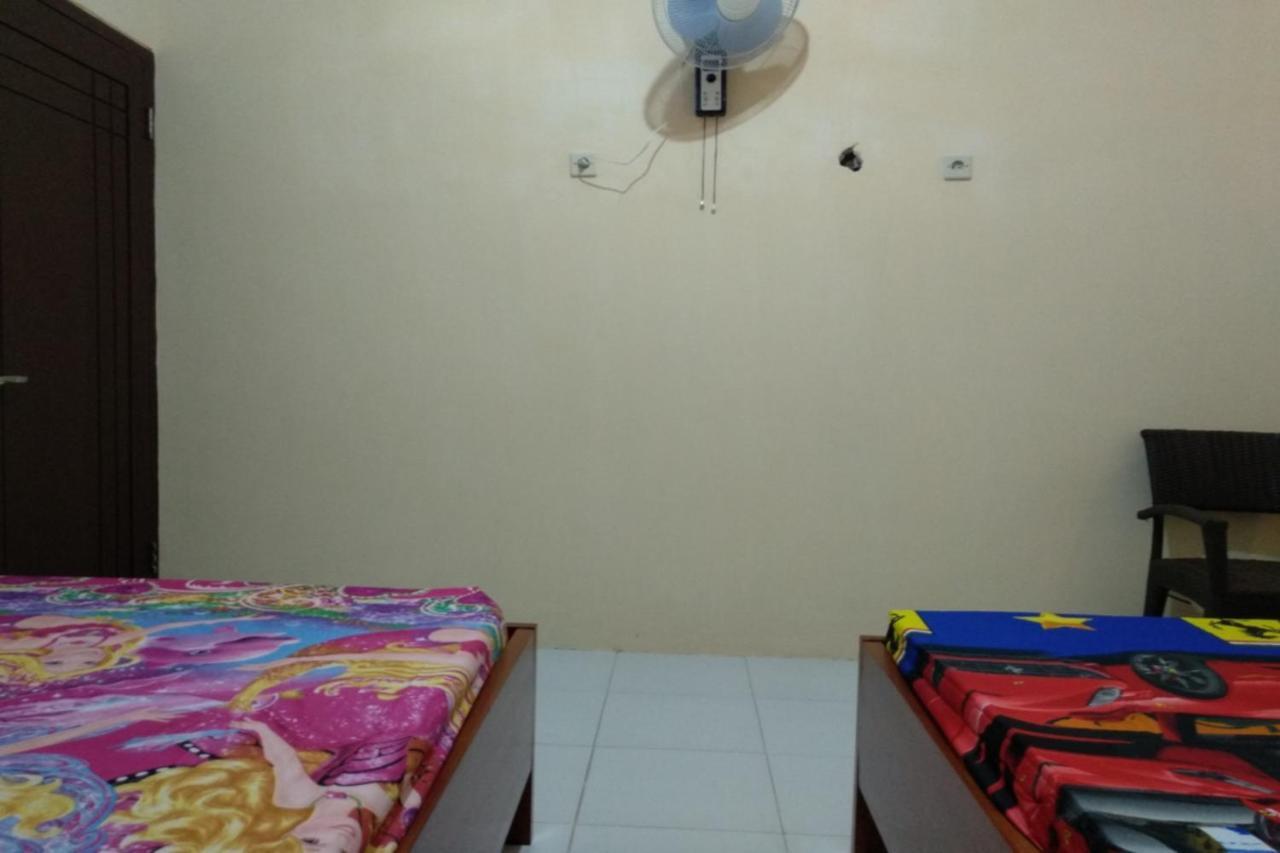 Kelapa Gading Homestay Syariah Redpartner Banyuwangi  Eksteriør billede