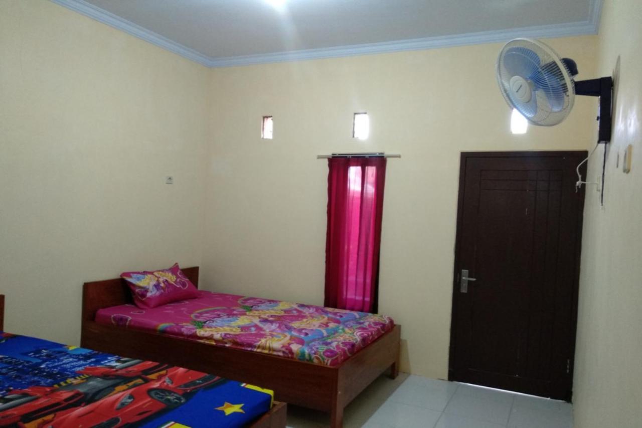 Kelapa Gading Homestay Syariah Redpartner Banyuwangi  Eksteriør billede